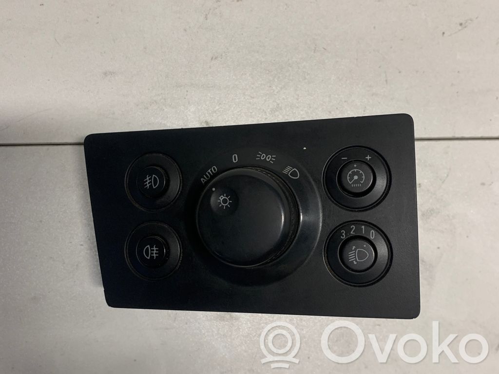 Opel Zafira B Interruptor de luz 