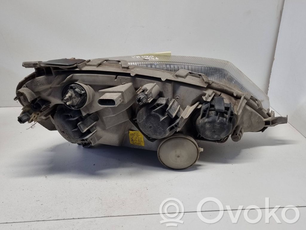 Mercedes-Benz Vaneo W414 Lampa przednia 