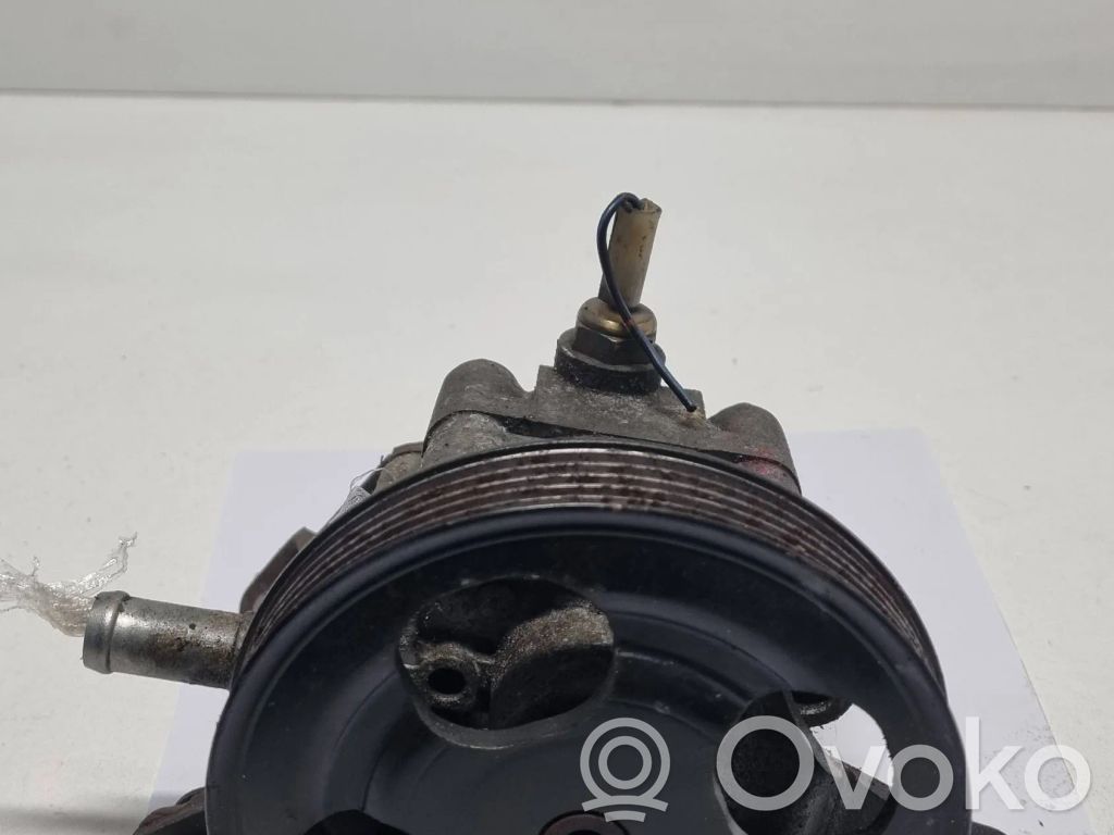 Mazda 626 Ohjaustehostimen pumppu 