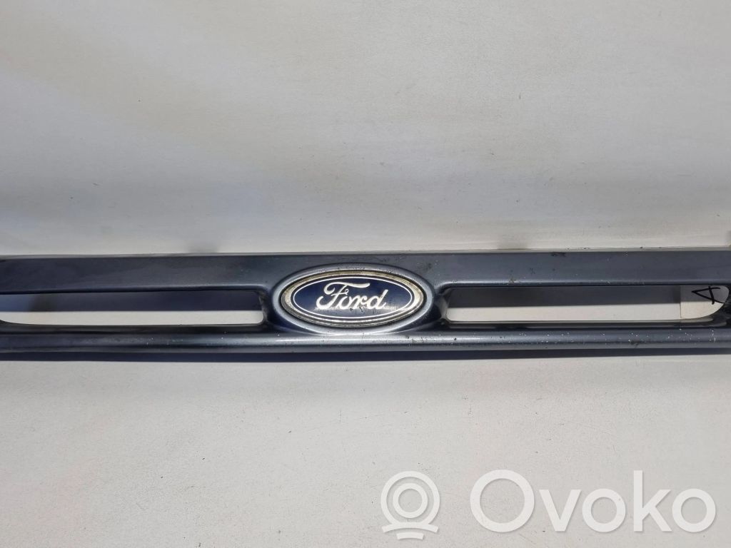 Ford Escort Etusäleikkö 