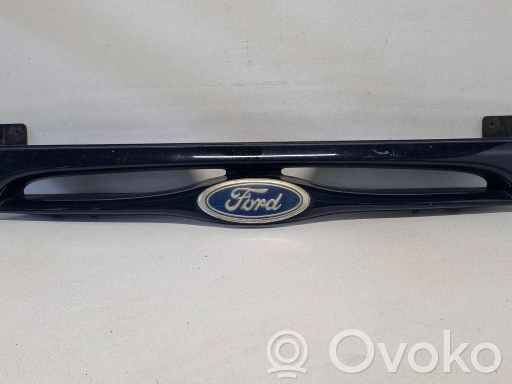 Ford Mondeo MK I Etusäleikkö 
