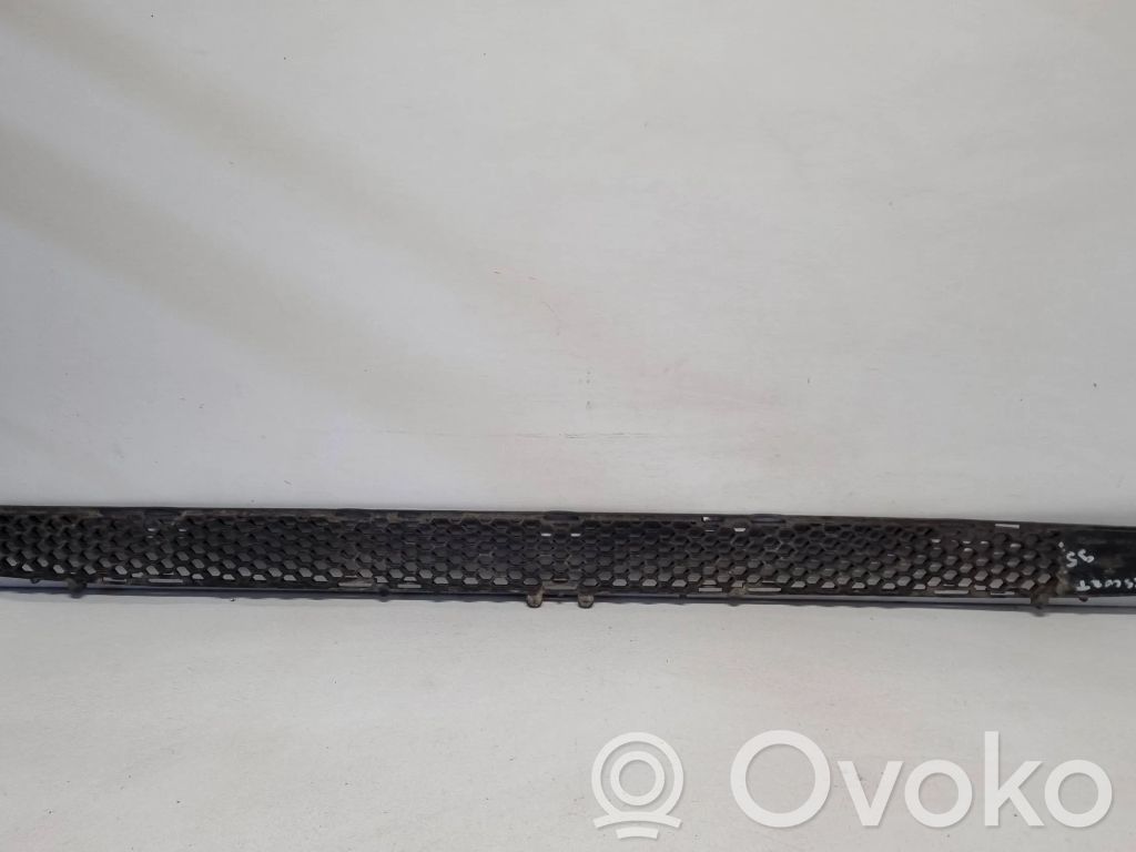 Ford Escort Front bumper lower grill 