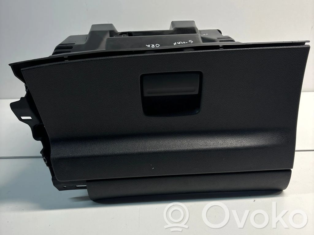 Ford S-MAX Glove box 