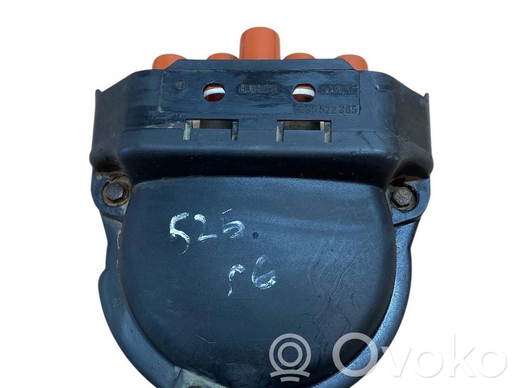 BMW 5 E34 Spark distributor cap 