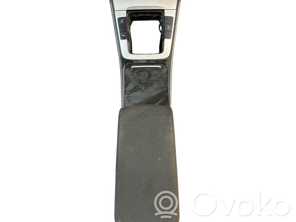 Volkswagen PASSAT B6 Center console 