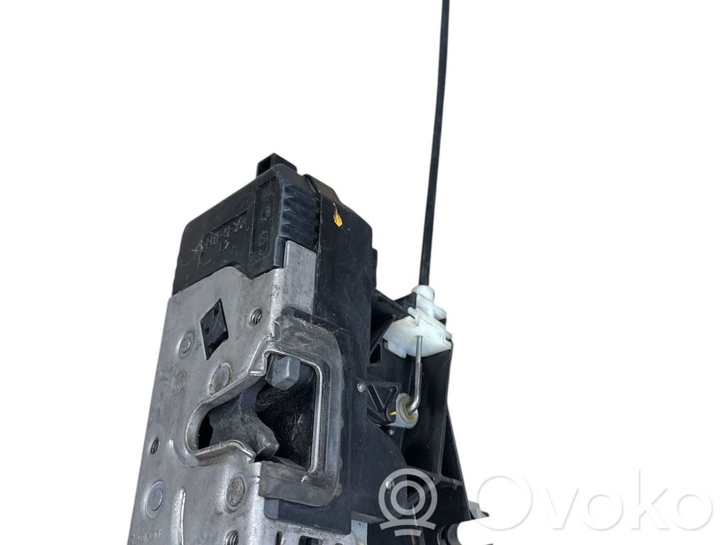 Opel Vectra C Front door lock 