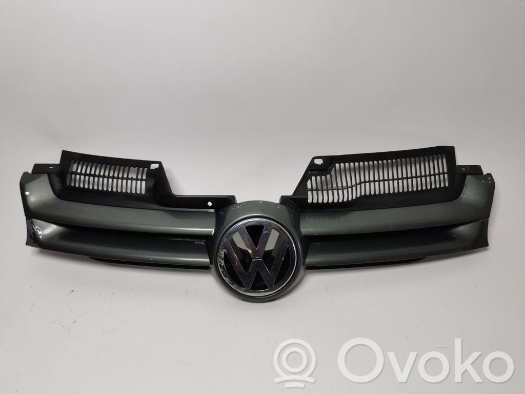 Volkswagen Golf V Etupuskurin ylempi jäähdytinsäleikkö 