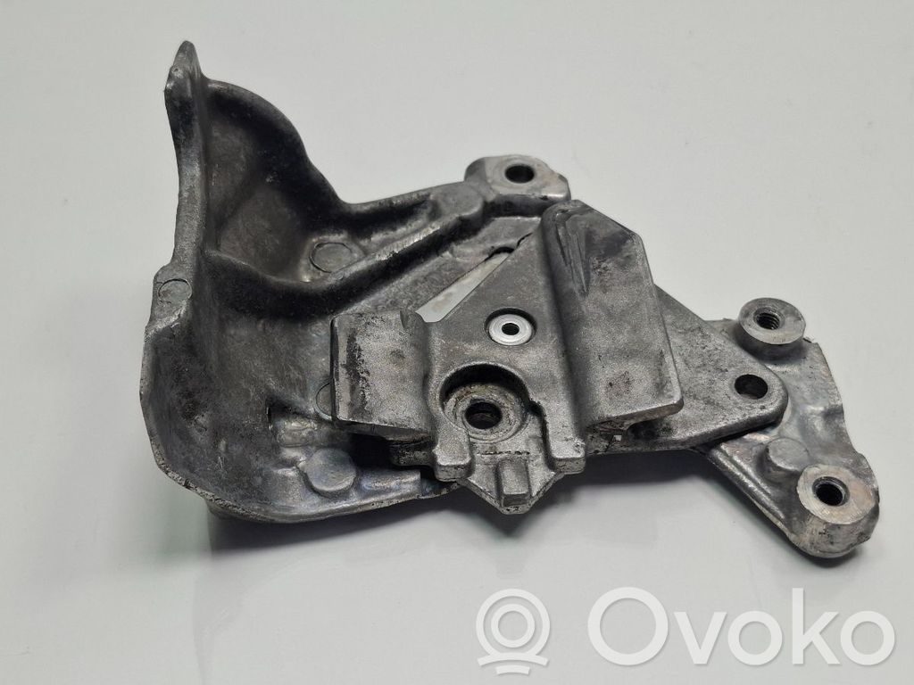Ford Focus Engine mount bracket 