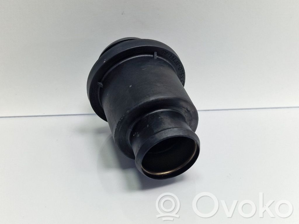 Ford Focus Intercooler pipe mounting bracket 