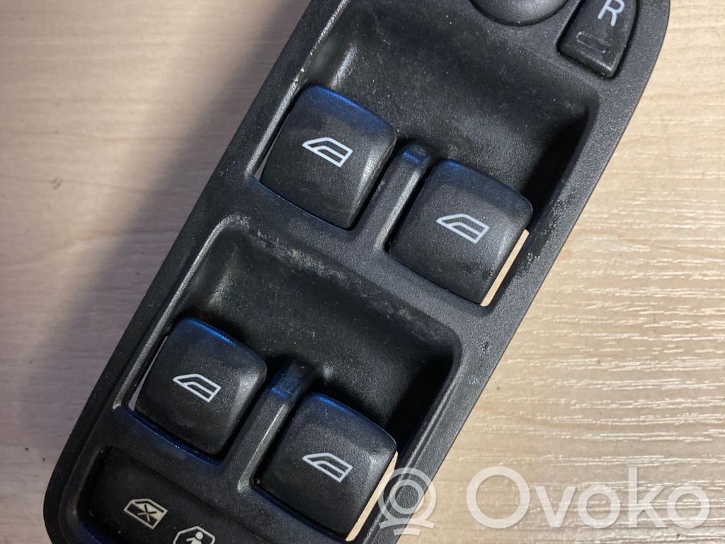 Volvo XC60 Interruptor del elevalunas eléctrico 