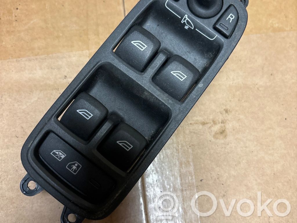Electric window control switch   31334348,11W214