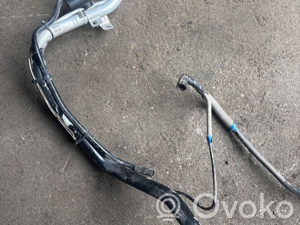 Volvo XC60 Conductă umplere rezervor combustibil 