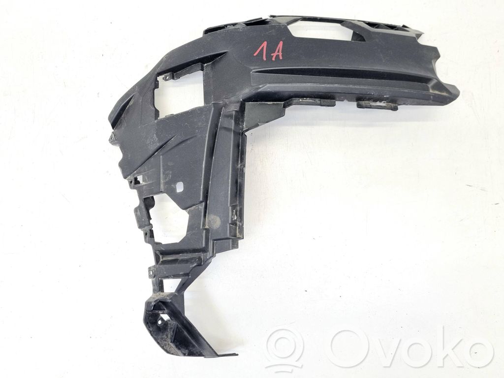 Audi Q7 4M Front bumper mounting bracket 