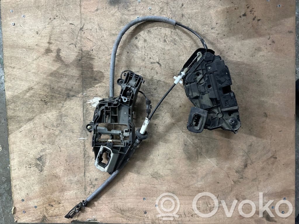 Volkswagen PASSAT B8 Zamek drzwi przednich 
