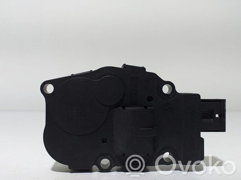 BMW 4 F32 F33 Salono oro mazgo plastikinis korpusas 