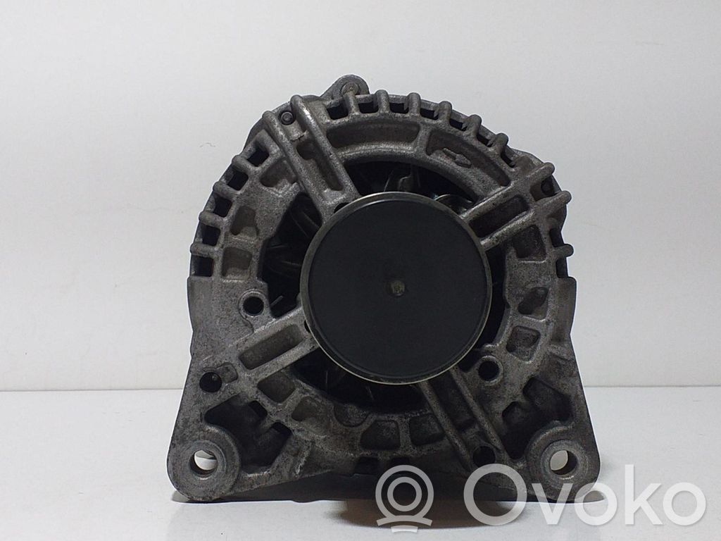 Nissan Juke I F15 Generatorius 