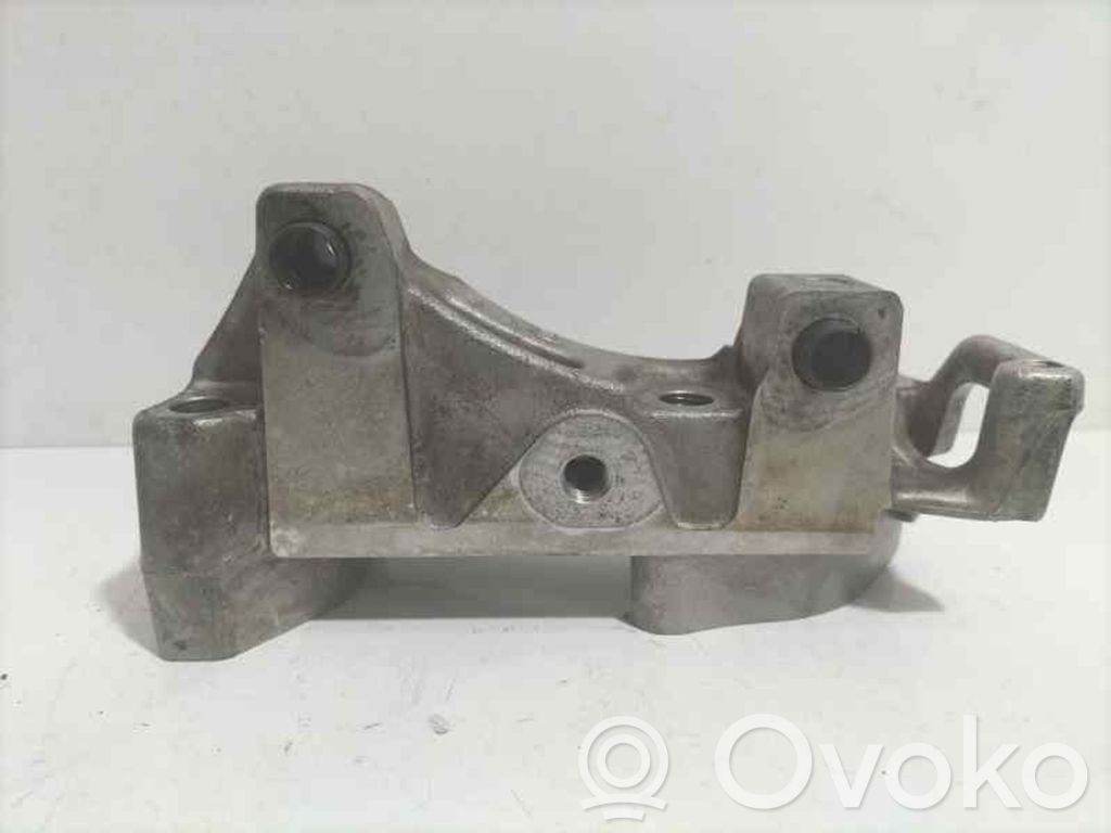 Citroen Berlingo Engine mount bracket 