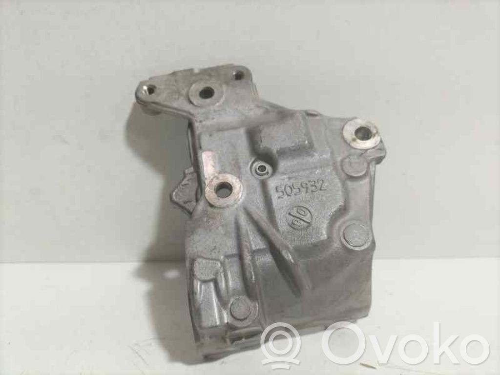 Citroen Berlingo Soporte de montaje del depósito de combustible 