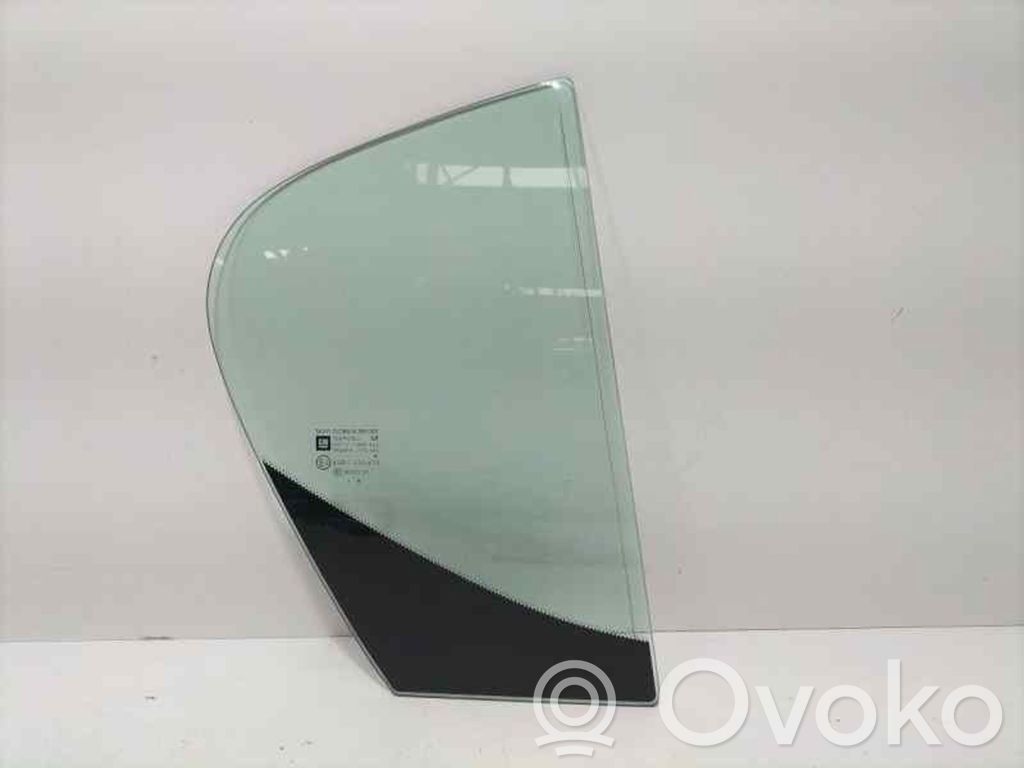 Opel Corsa E Rear side window 