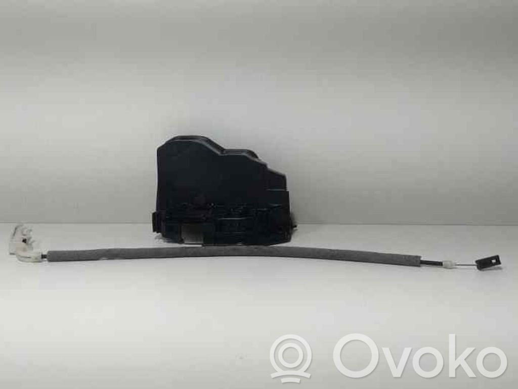 Rear door lock   7202147,87070