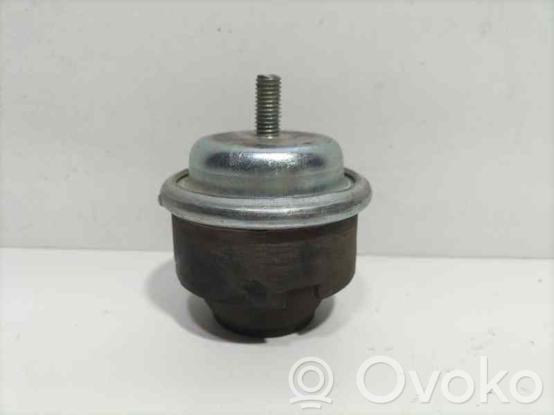 Peugeot 206 Engine mount bracket 