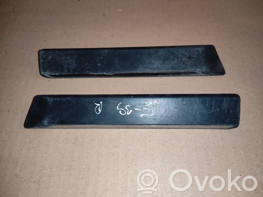BMW 5 E39 Rivestimento parafango (modanatura) 