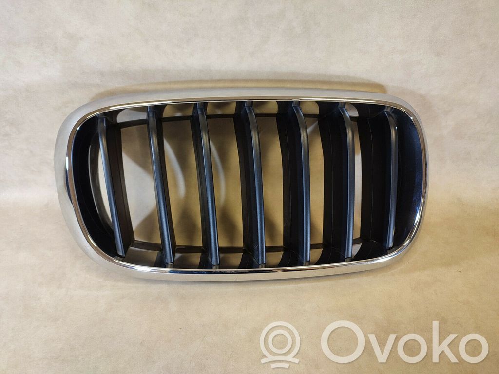 BMW X5 F15 Griglia superiore del radiatore paraurti anteriore 