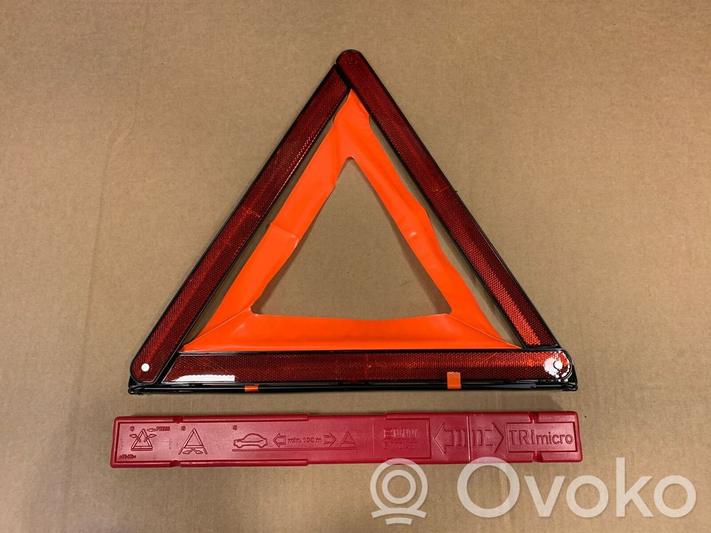 Triangle d'avertissement   71606770487,71606770096,0141157,6768272,6770096,6770487,71600141157,71606768272,71606770096,71606770487