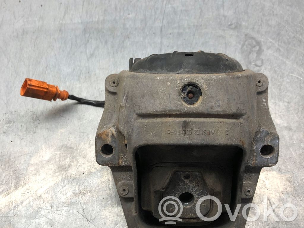 Audi Q5 SQ5 8R Engine mount bracket 