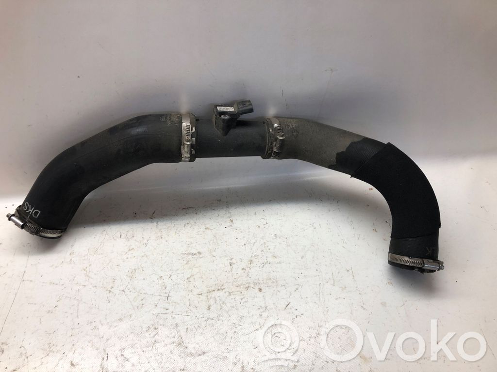 Audi A8 S8 D4 4H Intercooler hose/pipe 