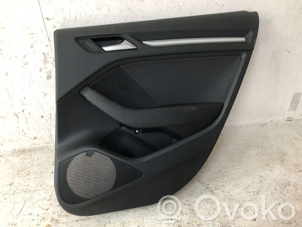 Audi A3 S3 8V Apmušimas galinių durų (obšifke) 
