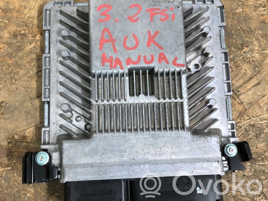 Engine control unit/module   8E0910559Q