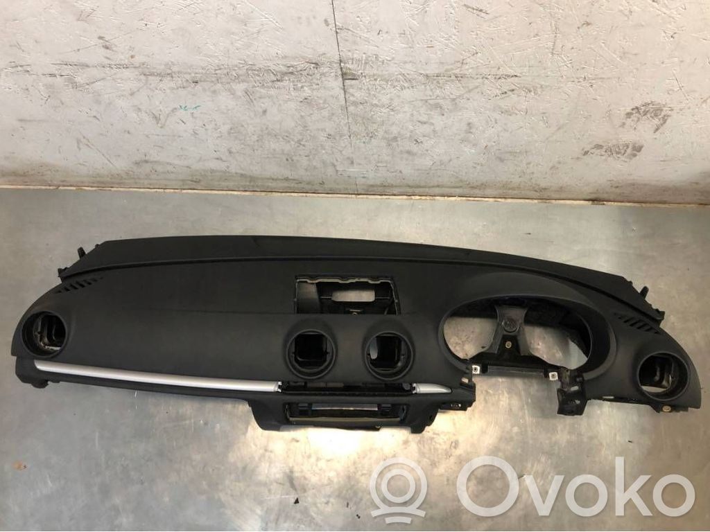 Audi A3 S3 8V Panelė 