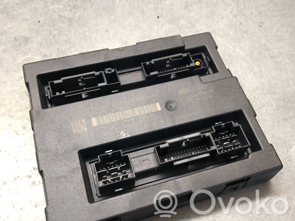 Audi A5 8T 8F Komforta modulis 