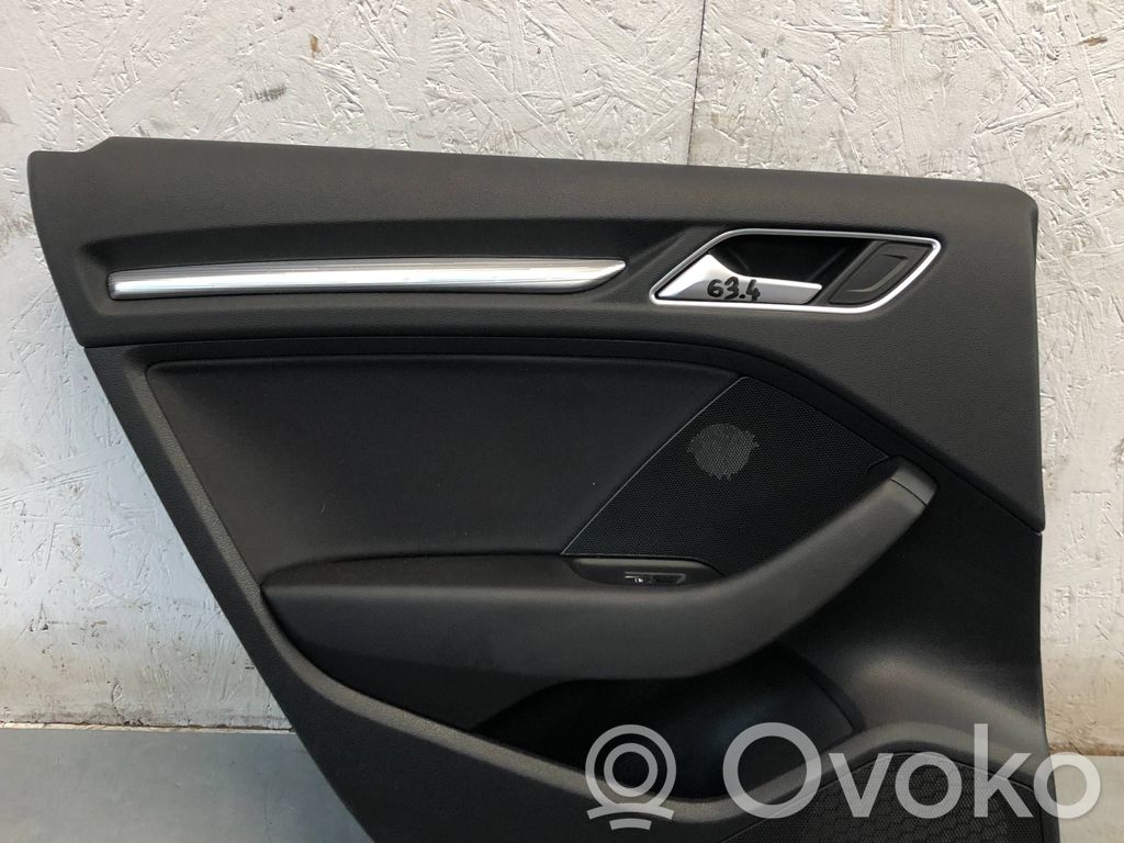 Audi A3 S3 8V Dvidurio galinių vietų šoninis apdailos skydas 