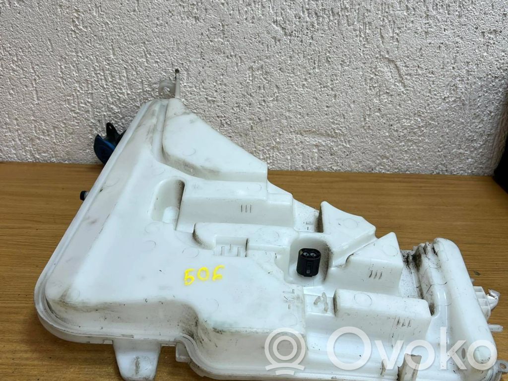 BMW 3 F30 F35 F31 Logu šķidruma tvertne 