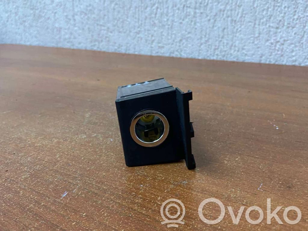 12 V Socket (front)   733