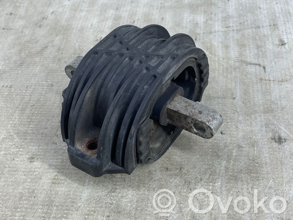 BMW 5 F10 F11 Engine mount bracket 