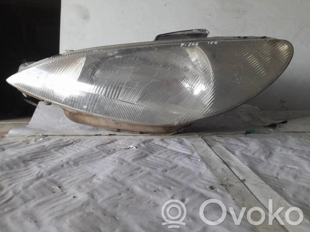 Peugeot 206+ Etu-/Ajovalo 