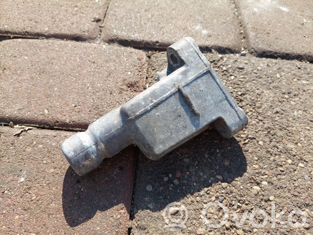 Audi 80 90 S2 B4 Engine mounting bracket 