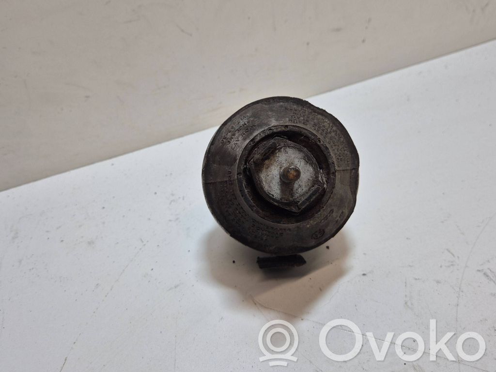 Engine mount bracket   8D0199382L,8D0199382,8D0199389K,8D0199379Q
