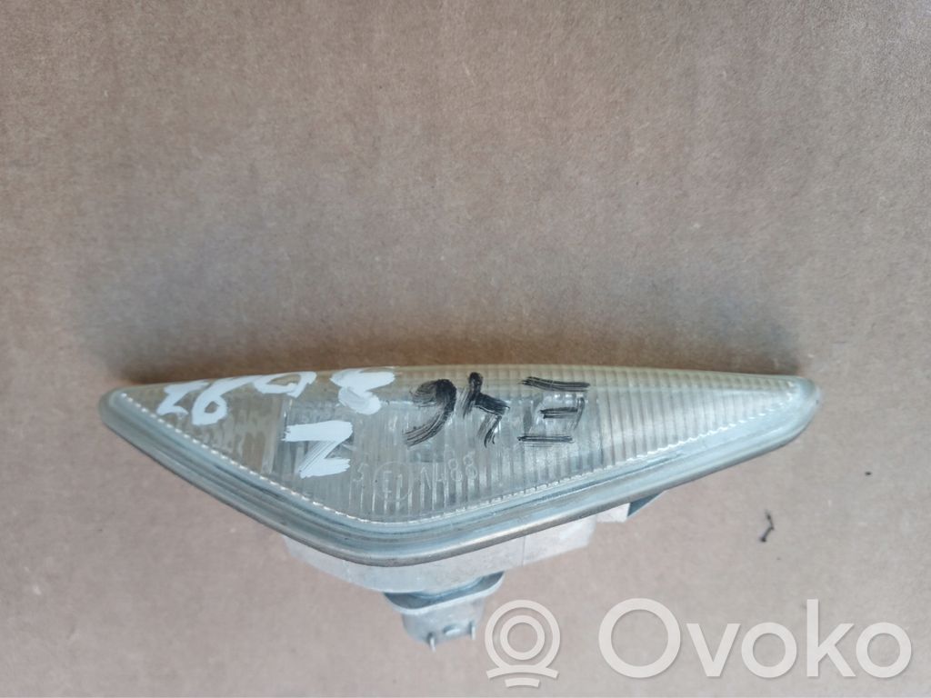 BMW 3 E46 Front fender indicator light 