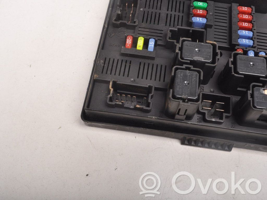 Renault Koleos I Fuse box set 