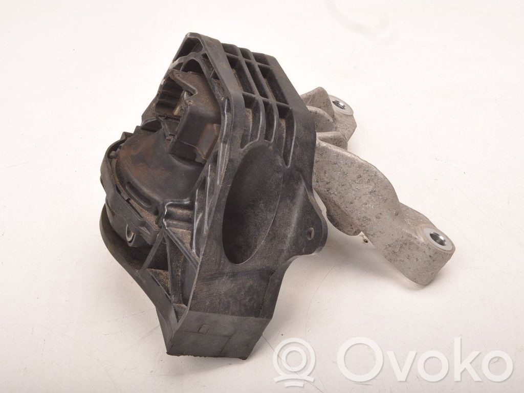 Peugeot 2008 II Engine mounting bracket 