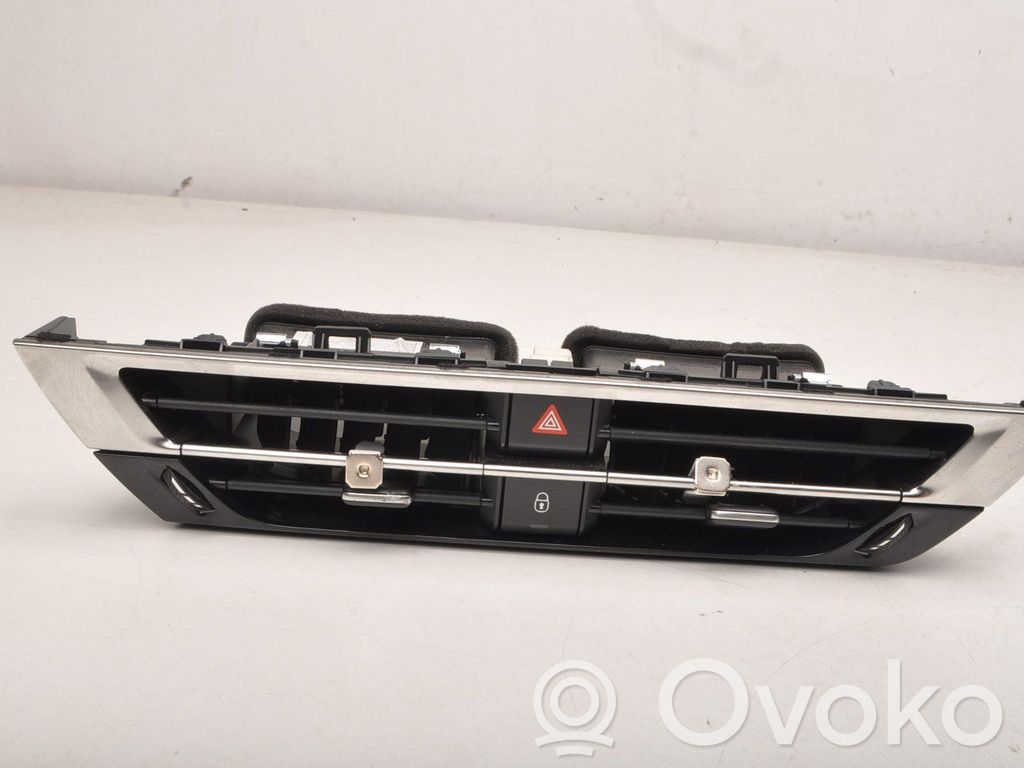 Citroen C4 III e-C4 Lango oro grotelės 