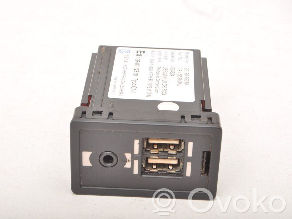 Lexus CT 200H Enchufe conector USB 