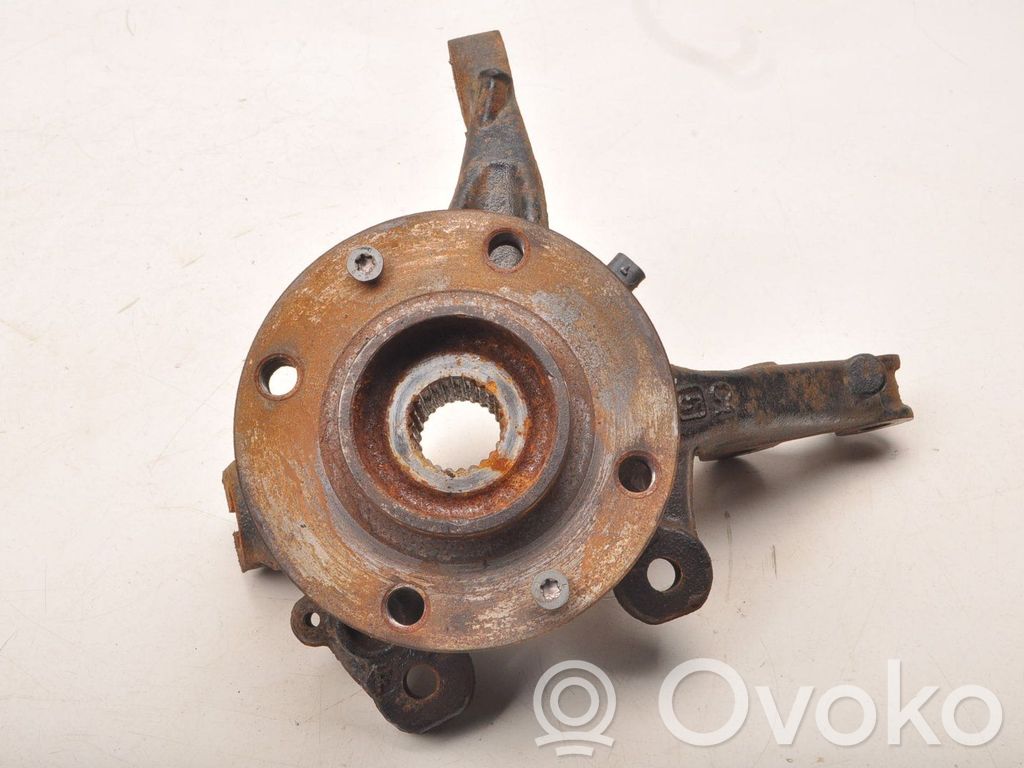 Front wheel hub spindle knuckle