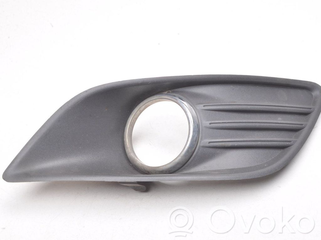 Ford Focus Front fog light trim/grill 