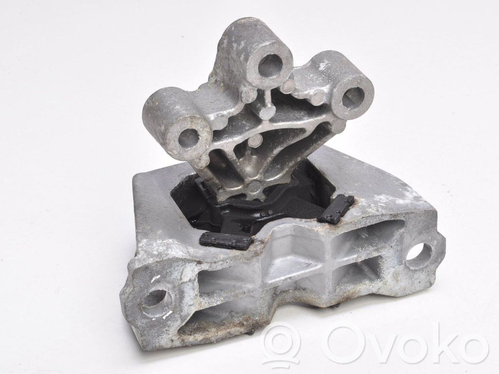Renault Zoe Engine mounting bracket 