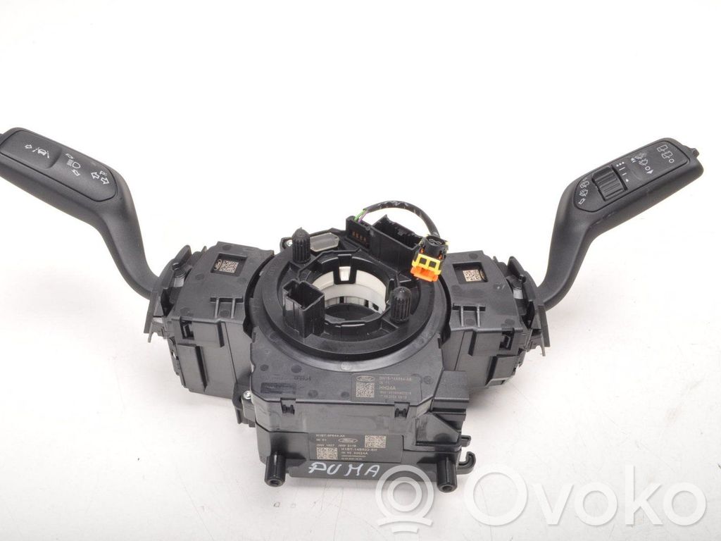 Un conjunto de interruptores   GN1514A664AB
